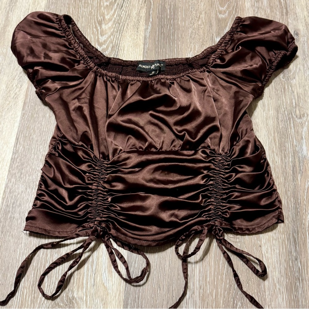 Almost Famous - Brown Silky Ruched Women's Cropped Top - Size Small